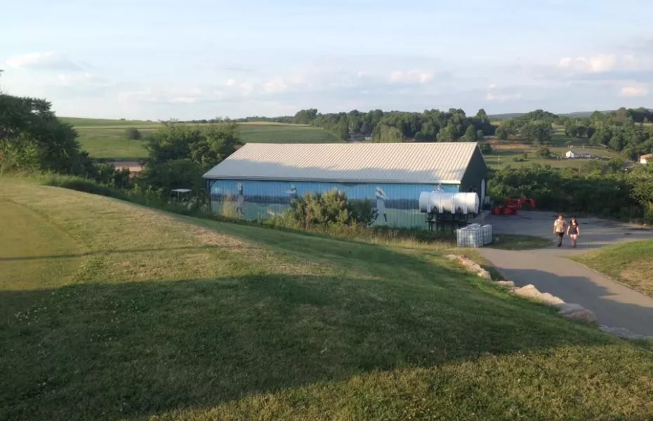 Maple Crest GC: Clubhouse