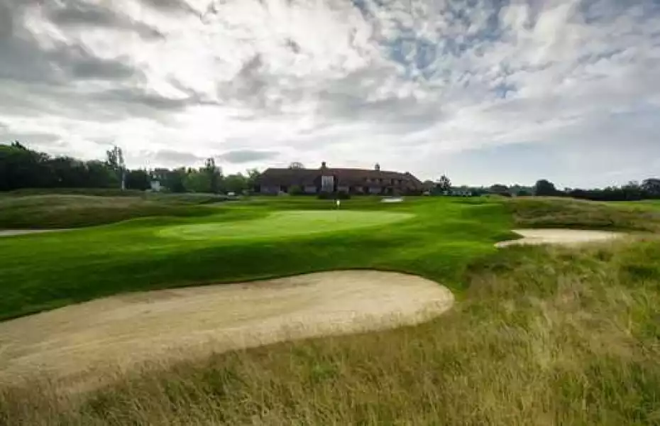 Batchworth Park GC: Clubhouse