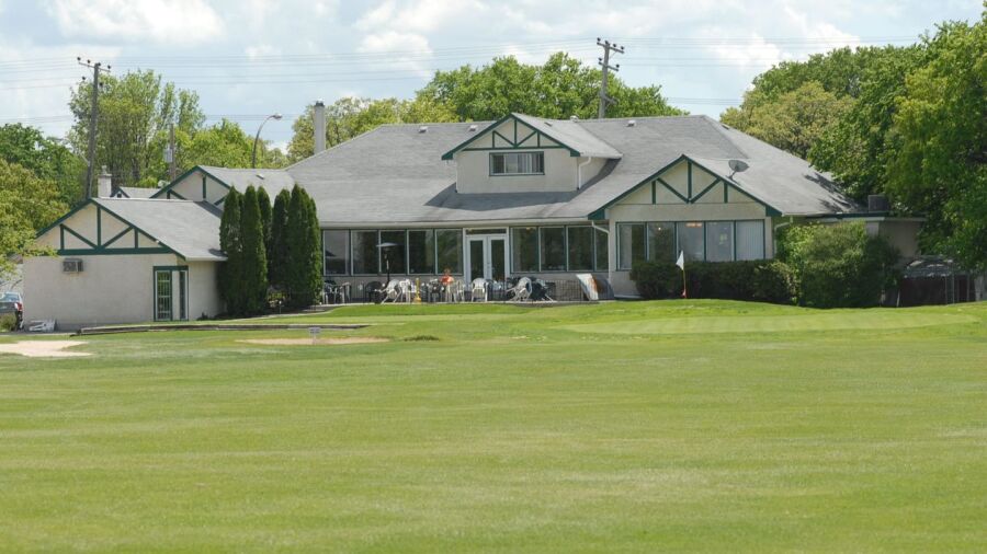 Assiniboine GC: Clubhouse