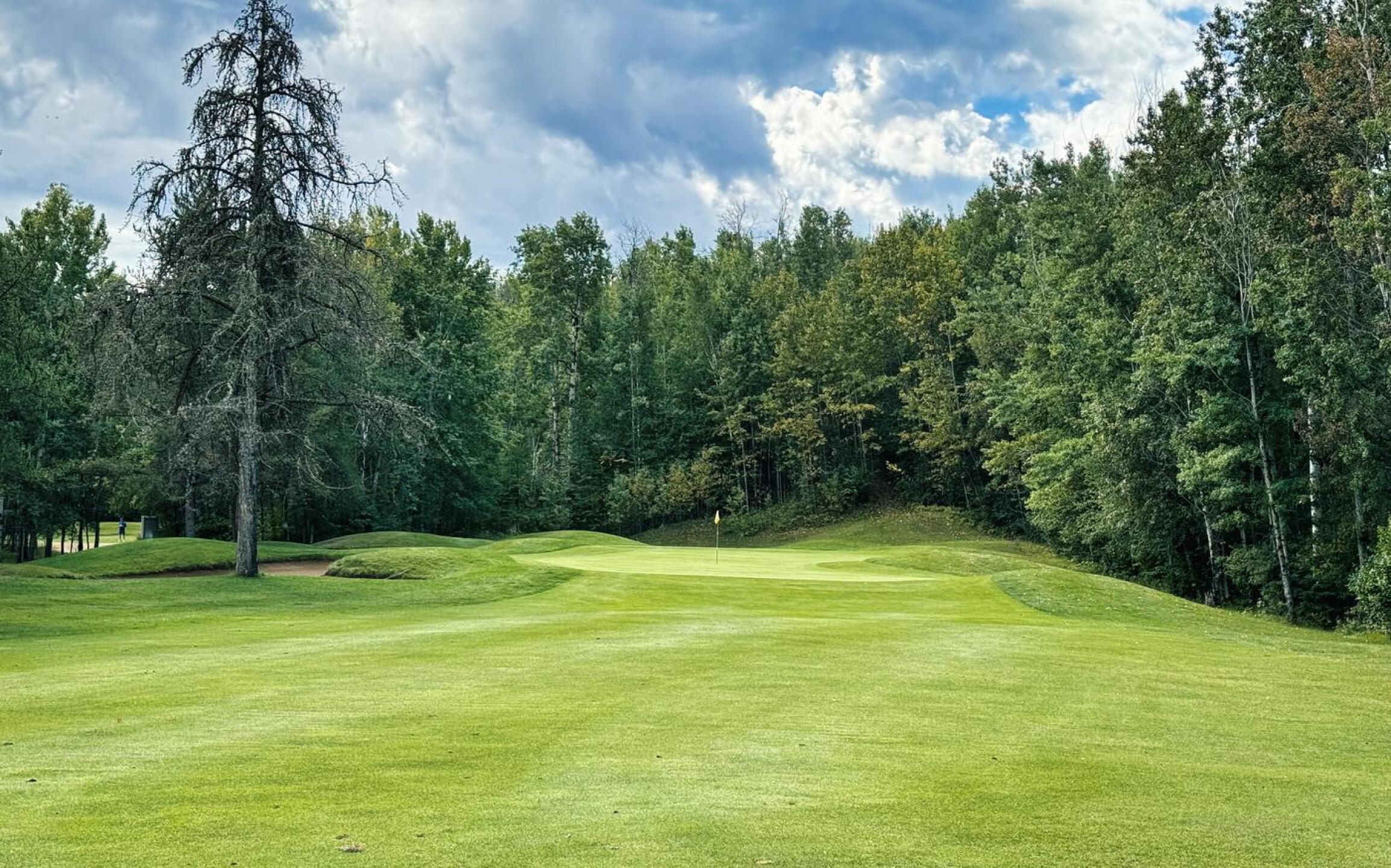 Athabasca GC, Hole 9, Par 4, 429 yds (Photo submitted by DYakimec on 10/26/2024)