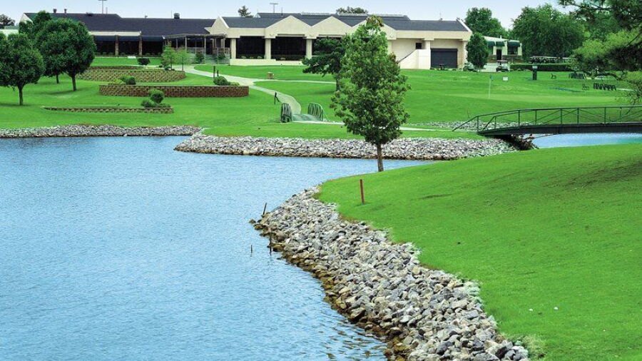 Greens CC: Clubhouse