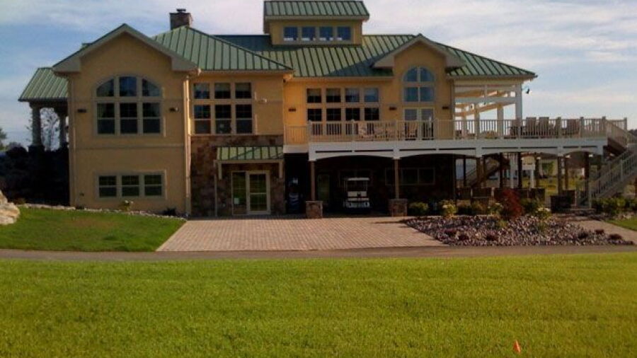 Champion Hills CC: clubhouse