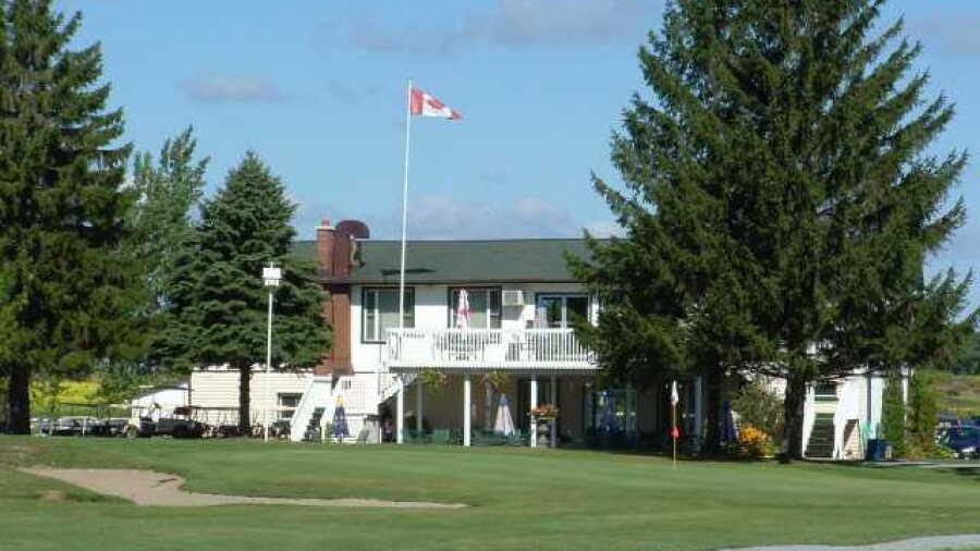Sunnybrae GC: clubhouse terrace