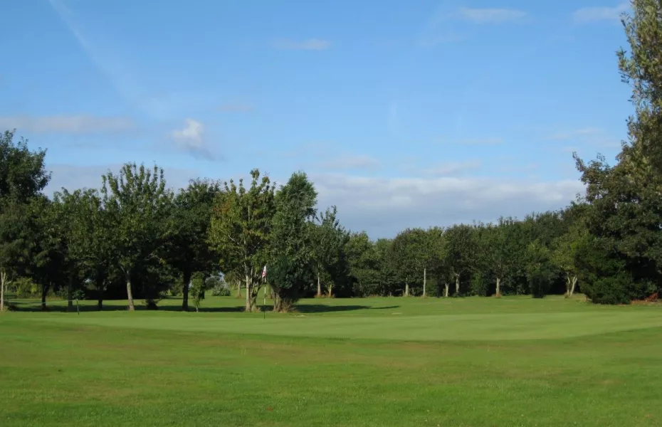 2nd green at  Caernarfon Golf Club