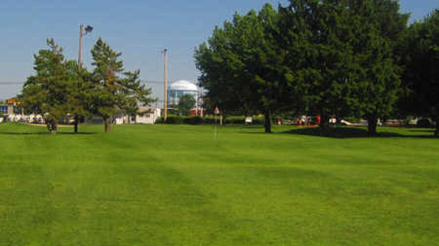 Tara Greens Golf Center - Pitch 'N Putt: #9