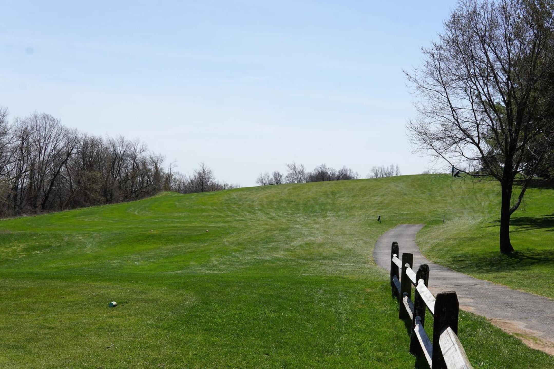 Hole two at The Springs can be a cruel brute. It plays straight uphill off the tee, then sharply downhill to the green. (Photo submitted by AptlyLinked on 04/13/2023)
