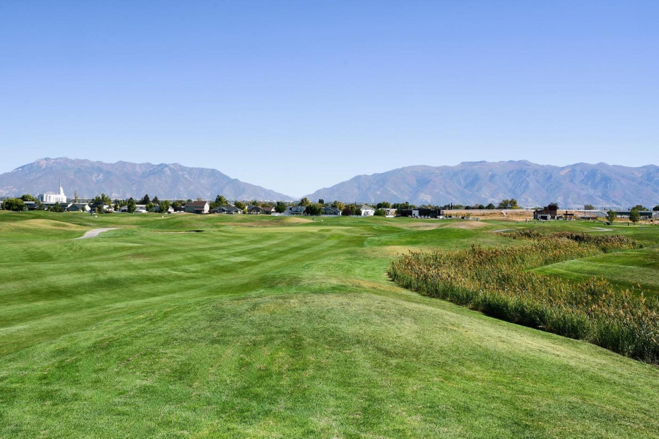 Nine, a hole of middling difficulty, presents a wide fairway off the tee. When played into a howling wind, however, this 435-yard four par is a bear. (Photo submitted by AptlyLinked on 10/07/2025)