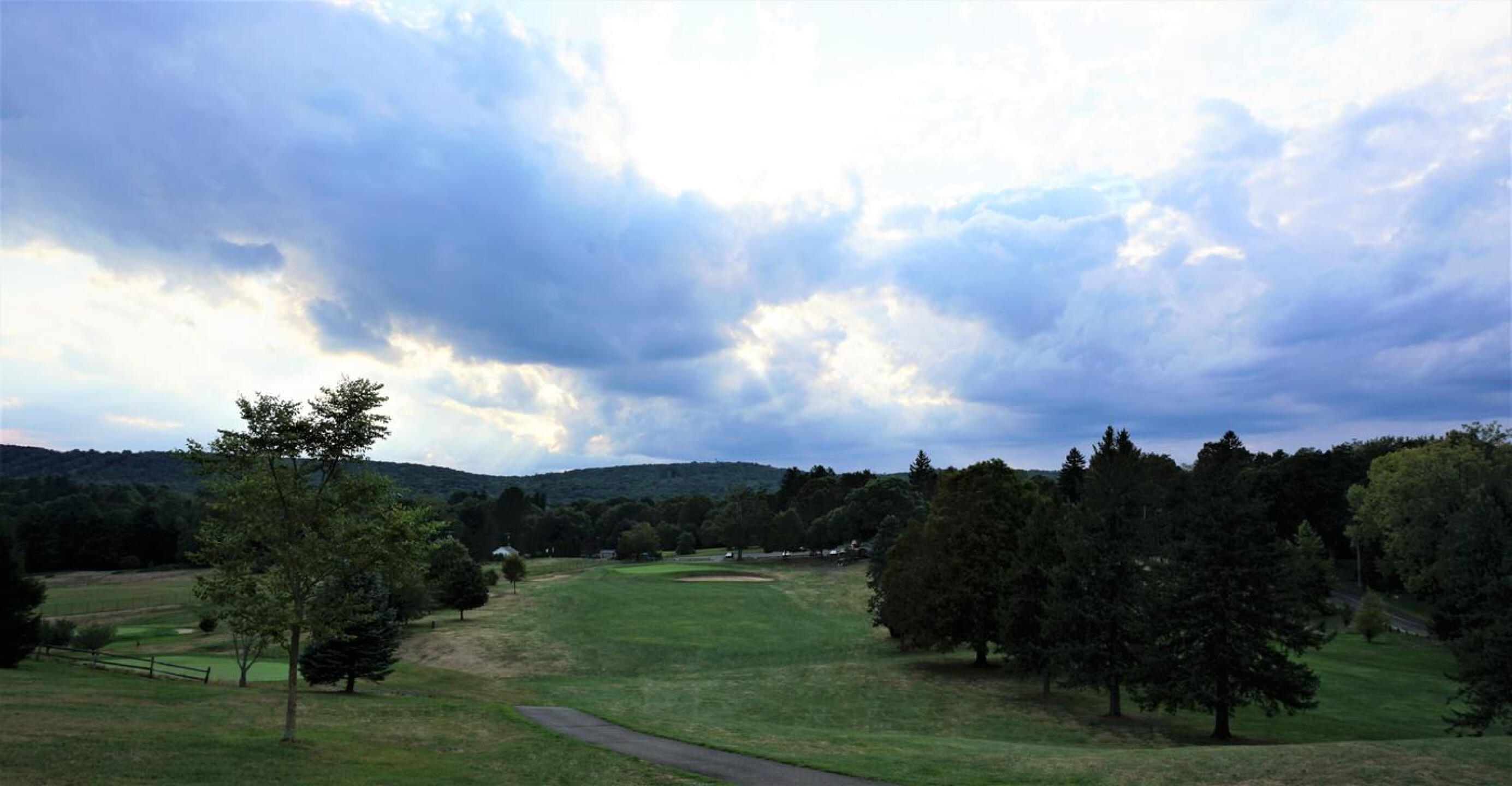 The ninth at about 6 pm, from the tee. (Photo submitted by AptlyLinked on 09/07/2020)