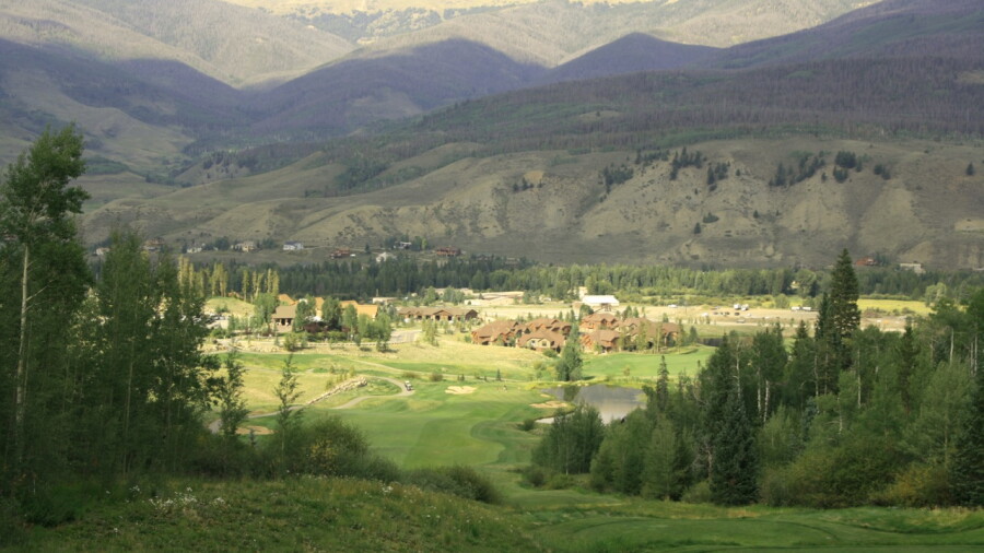 Raven Golf Club at Three Peaks - hole 9