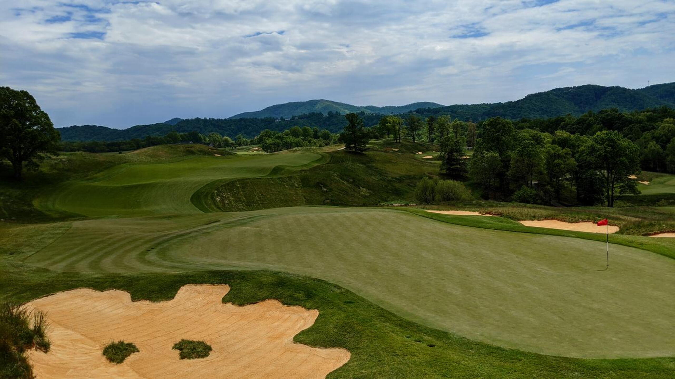The par-4 12th requires your most accurate tee shot or prepare for a big number. (Photo submitted by Back9Ben on 05/17/2020)
