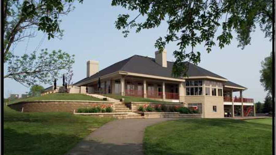 Dakota Pines GC: Clubhouse