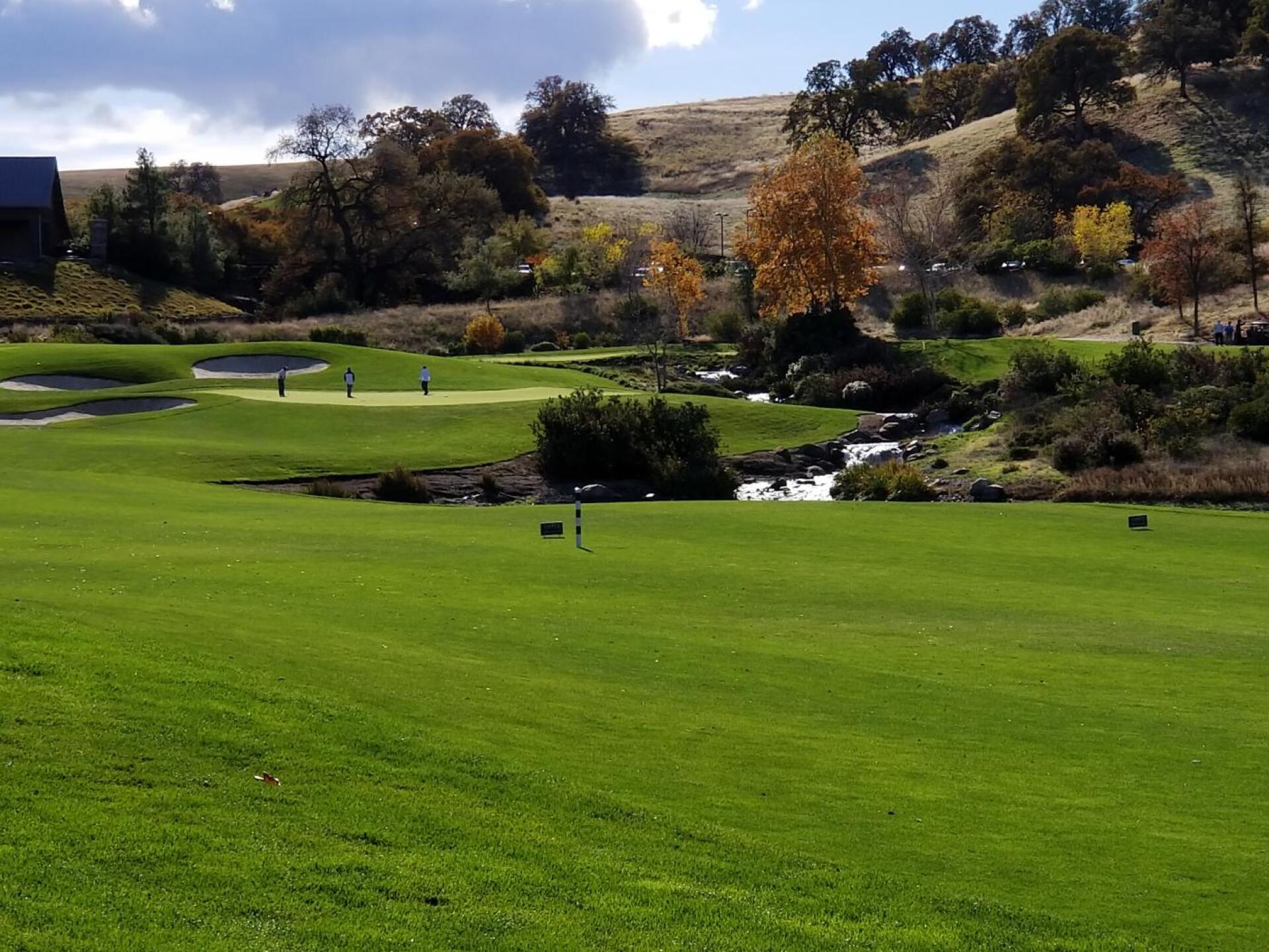 Looking up at the restaurant and clubhouse (Photo submitted by Titaniumhen on 01/13/2020)