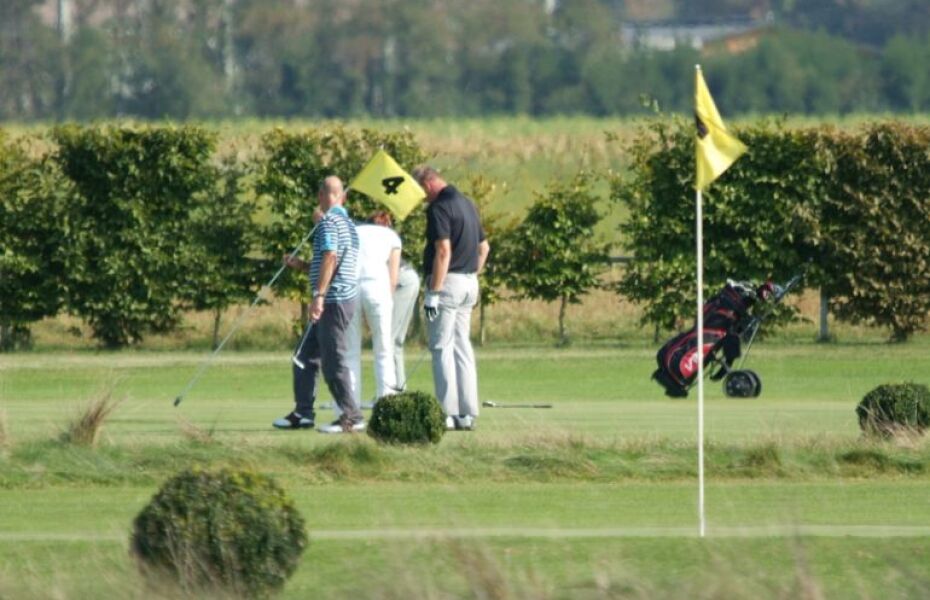 Golf Campus Schlatt In Bad Krozingen Breisgau Hochschwarzwald Germany Golf Advisor Intracately designed, golf views consists of 3 blocks, each with a separate lobby, elevator and private access to onsite amenities.