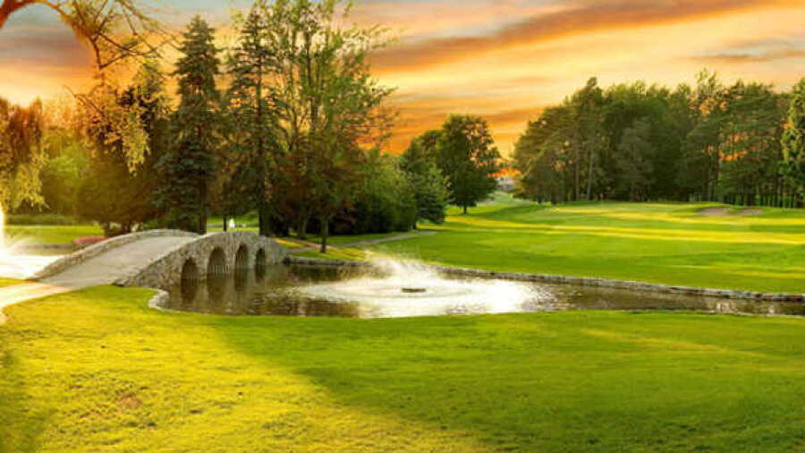 Le Club Laval-Sur-Le-Lac
