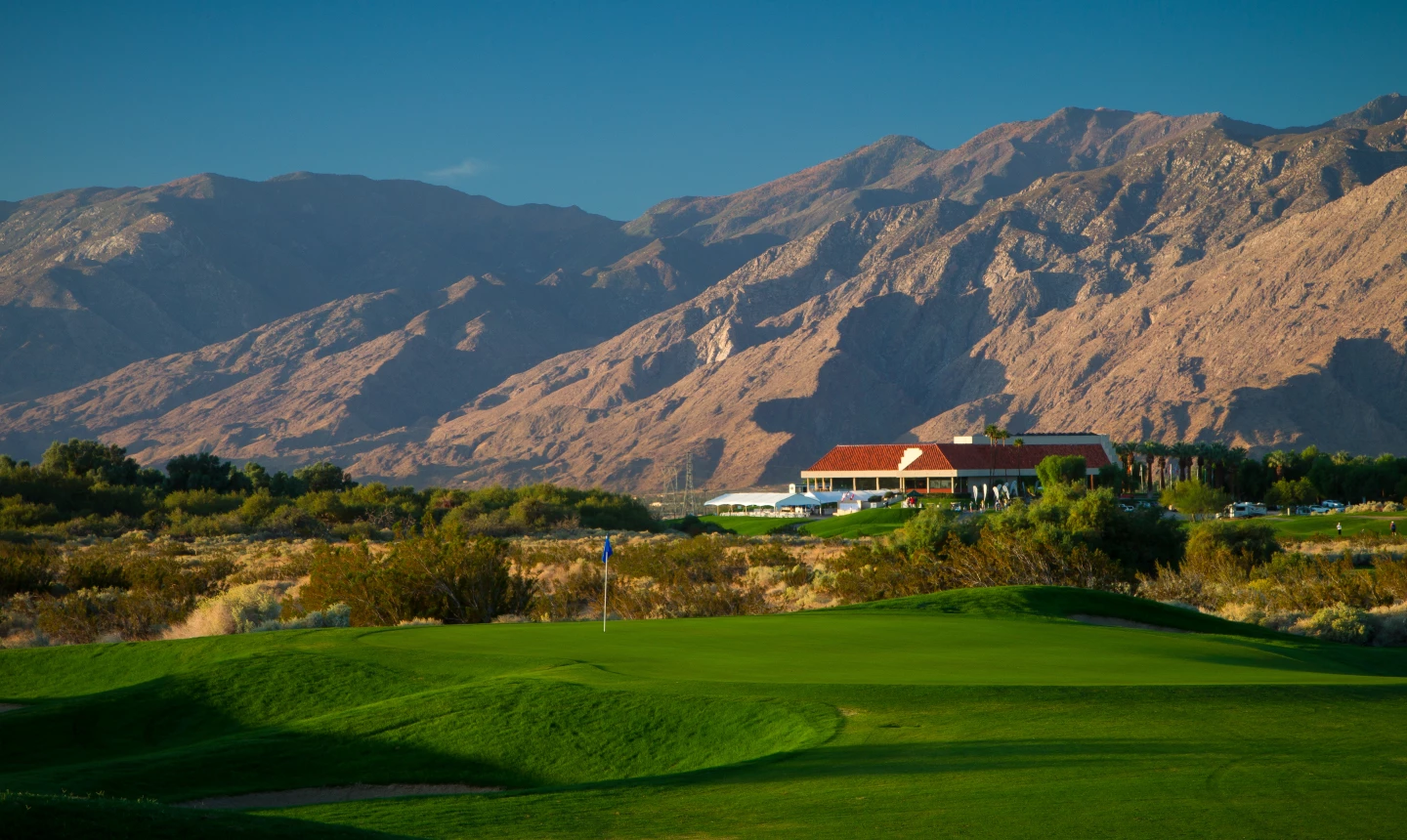Desert Dunes golf course - clubhouse