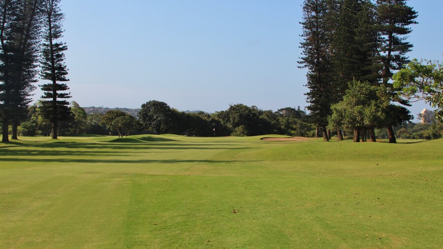 Durban Country Club golf course - hole 9 