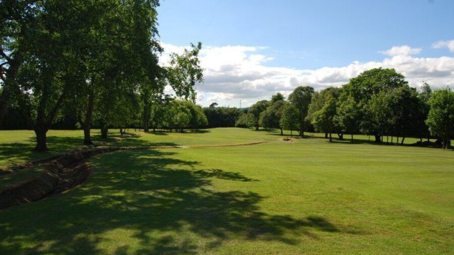 Narrow fairway at Holywood