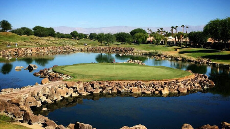 10 - Living The Green - October 2015 - jasondeegangolfadvisor