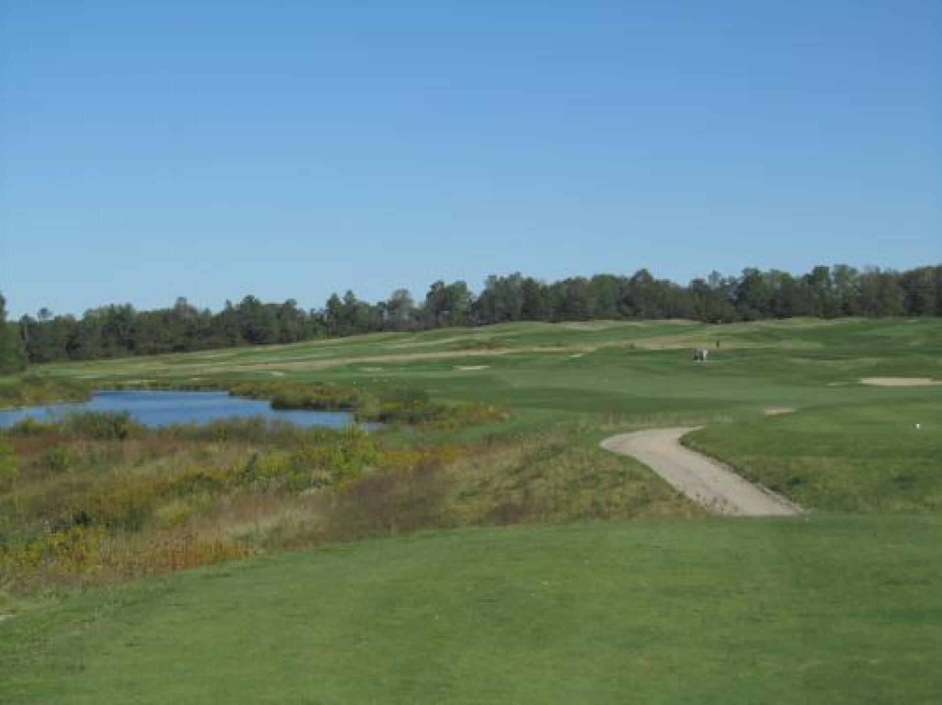 Hole 12, lengthy Par 5. Stay right or you'll be in the water (Photo submitted by taz4golf on 09/19/2013)