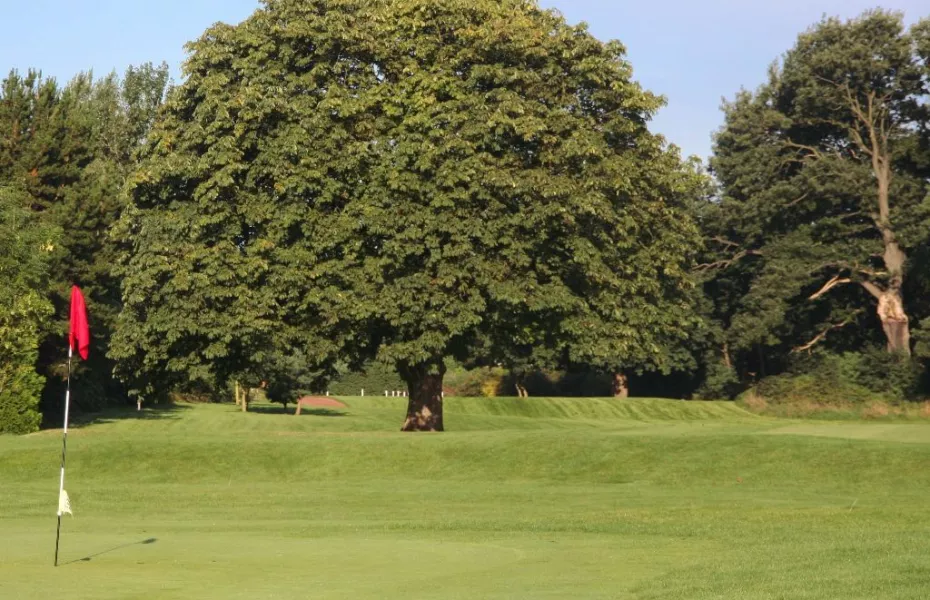 18th green at Eastham Lodge