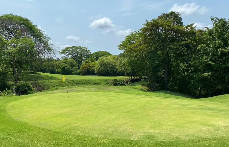Tres Volcanes GCC