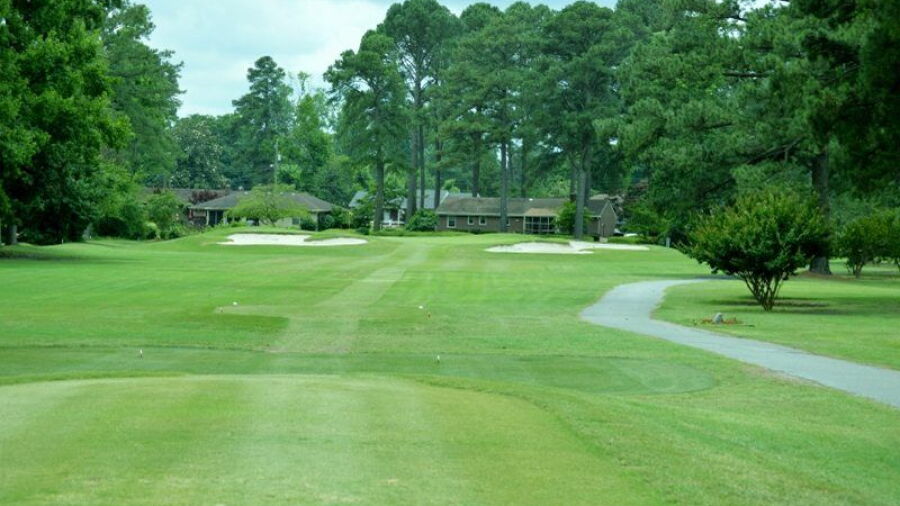 Elizabeth Manor CC: #16