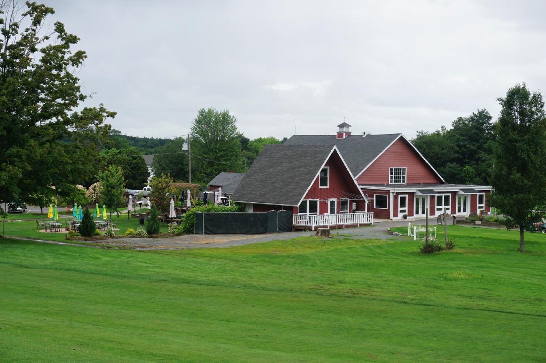 7th: Nice, recently improved amenities at Copper Hill Golf Course, inside the clubhouse and out. (Photo submitted by AptlyLinked on 07/21/2021)