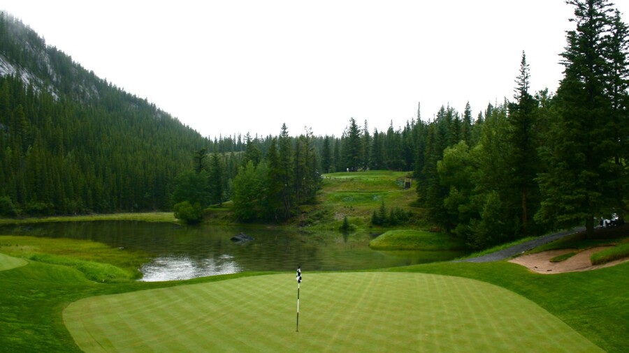 Fairmont Banff Springs GC - Devil's Cauldron - hole 4