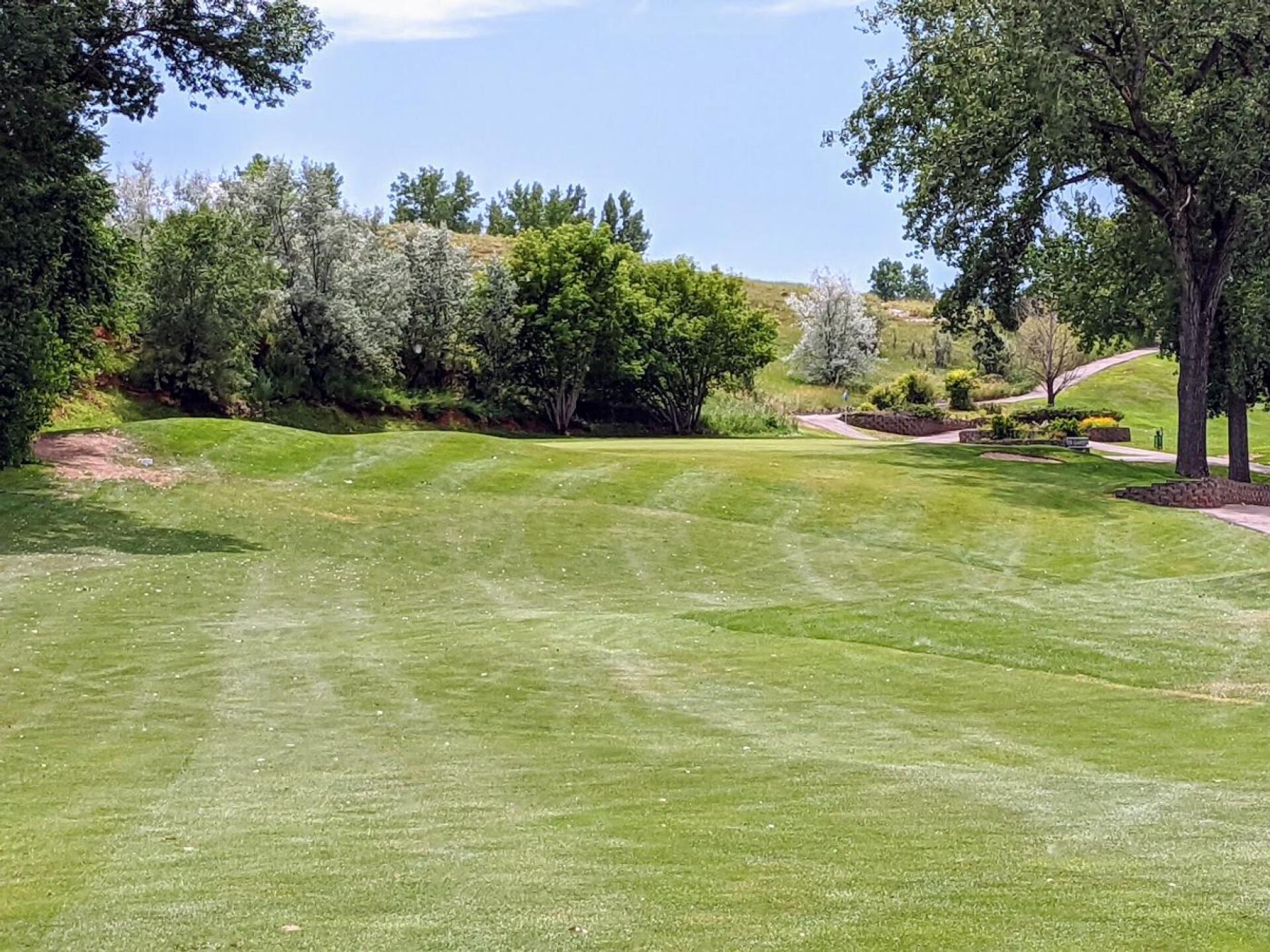 The approach to the par 4 11th. (Photo submitted by GolferJake78 on 07/21/2022)