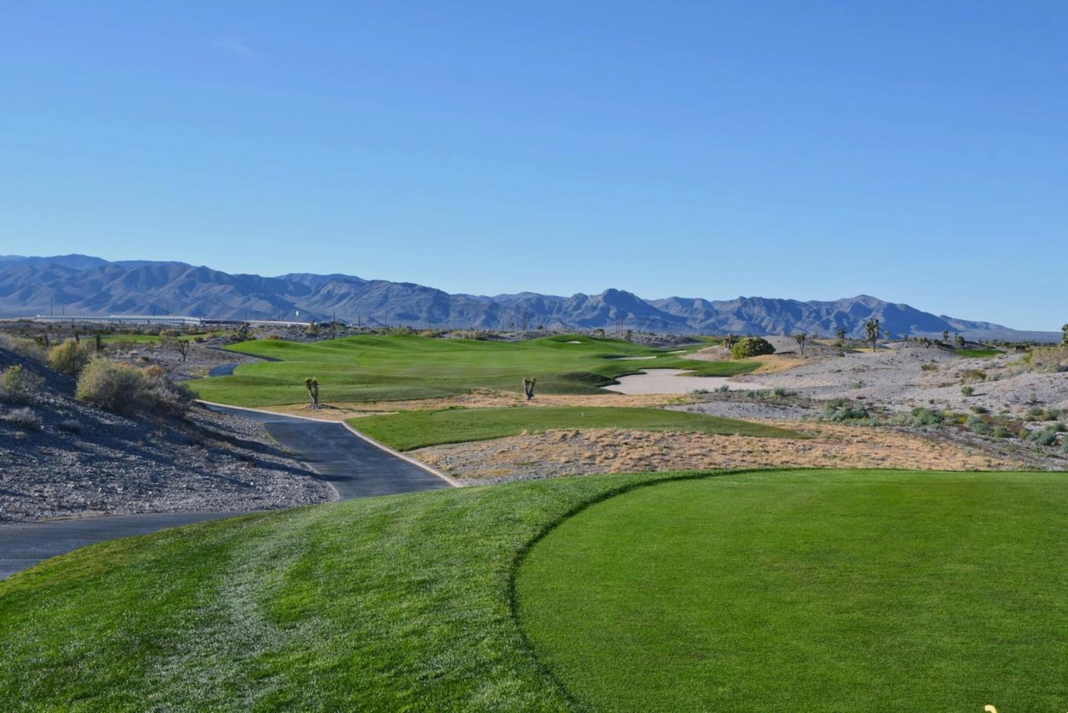 he serpentine fairway at eleven, the course’s second-longest par-5, wriggles uphill past six strategically-placed bunkers. (Photo submitted by AptlyLinked on 12/16/2025)