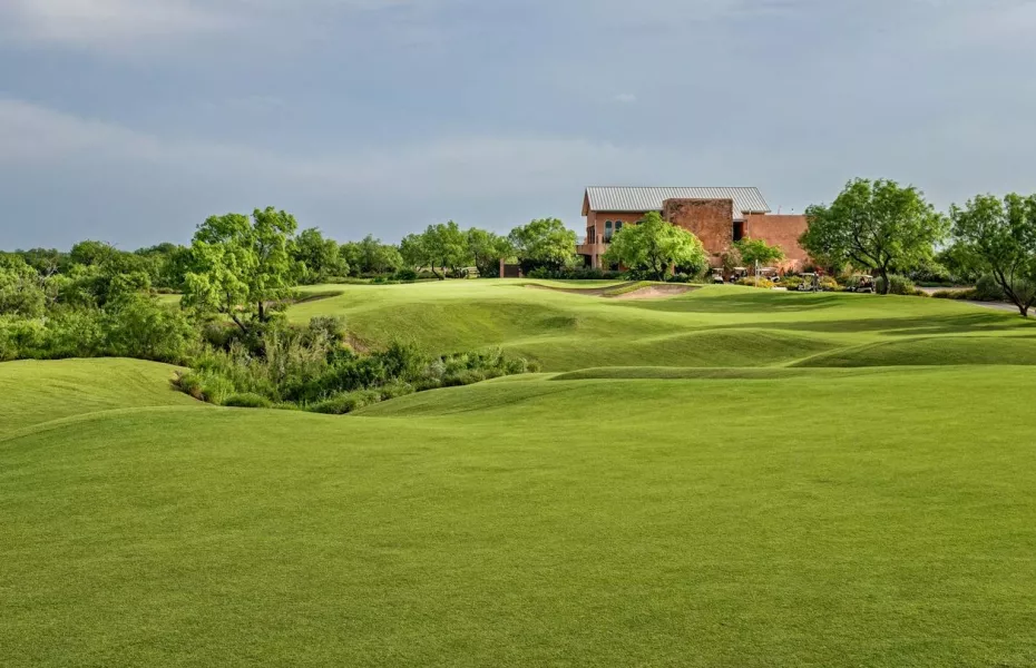 Max A. Mandel GC: Clubhouse
