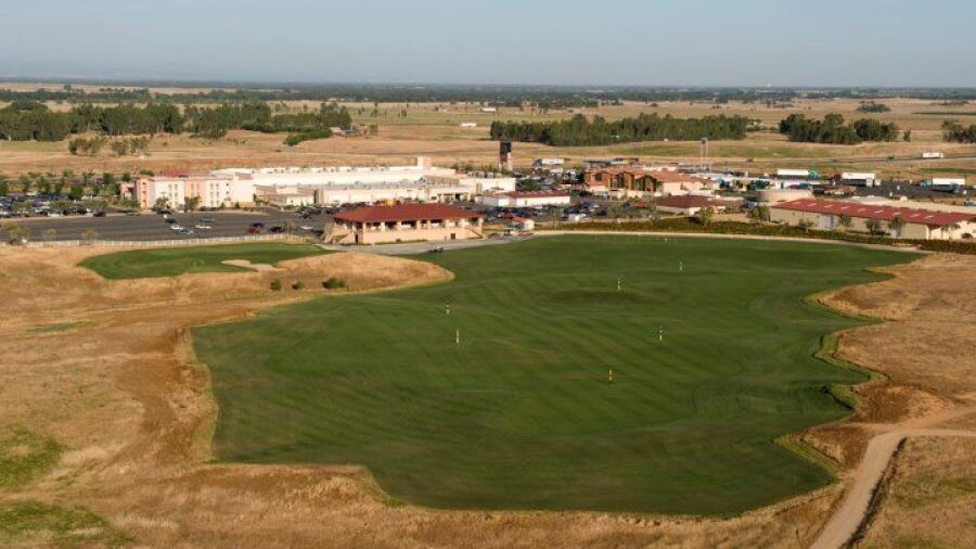 Sevillano L: driving range