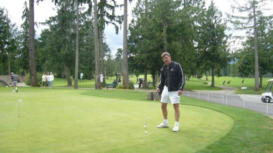 Arrowsmith G & CC: putting green