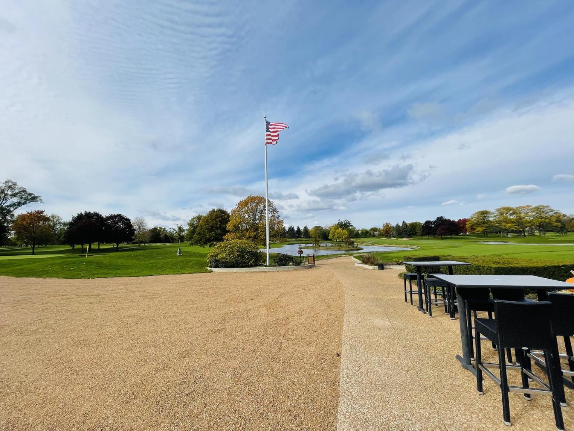Beautiful fall day at Glenview Park (Photo submitted by Nileshpatel2010 on 11/02/2021)