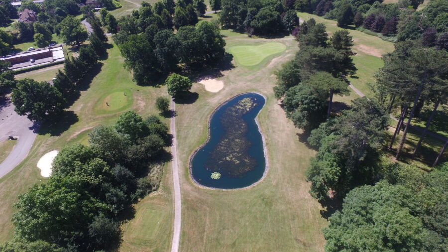 Essendon CC - Old: #15