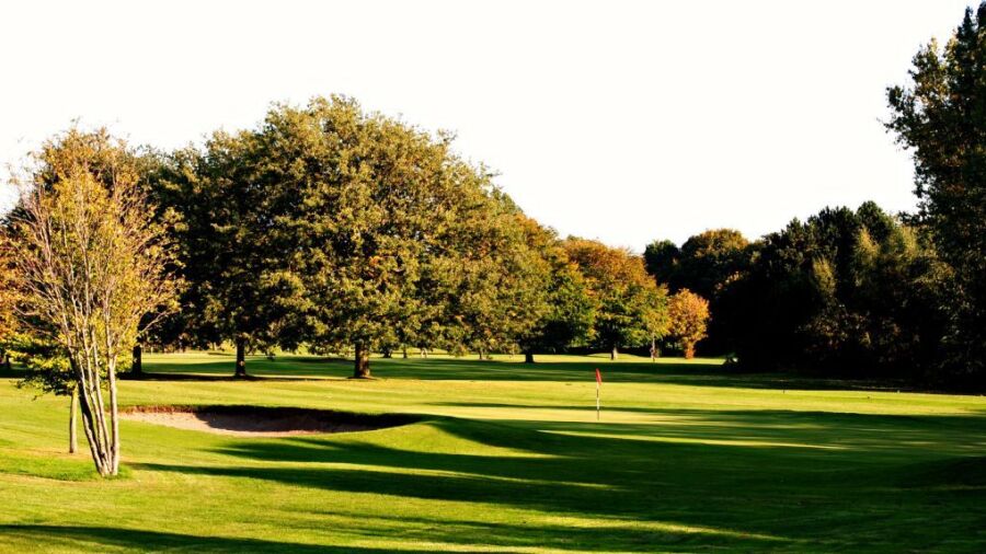 Green side bunker at Bowring