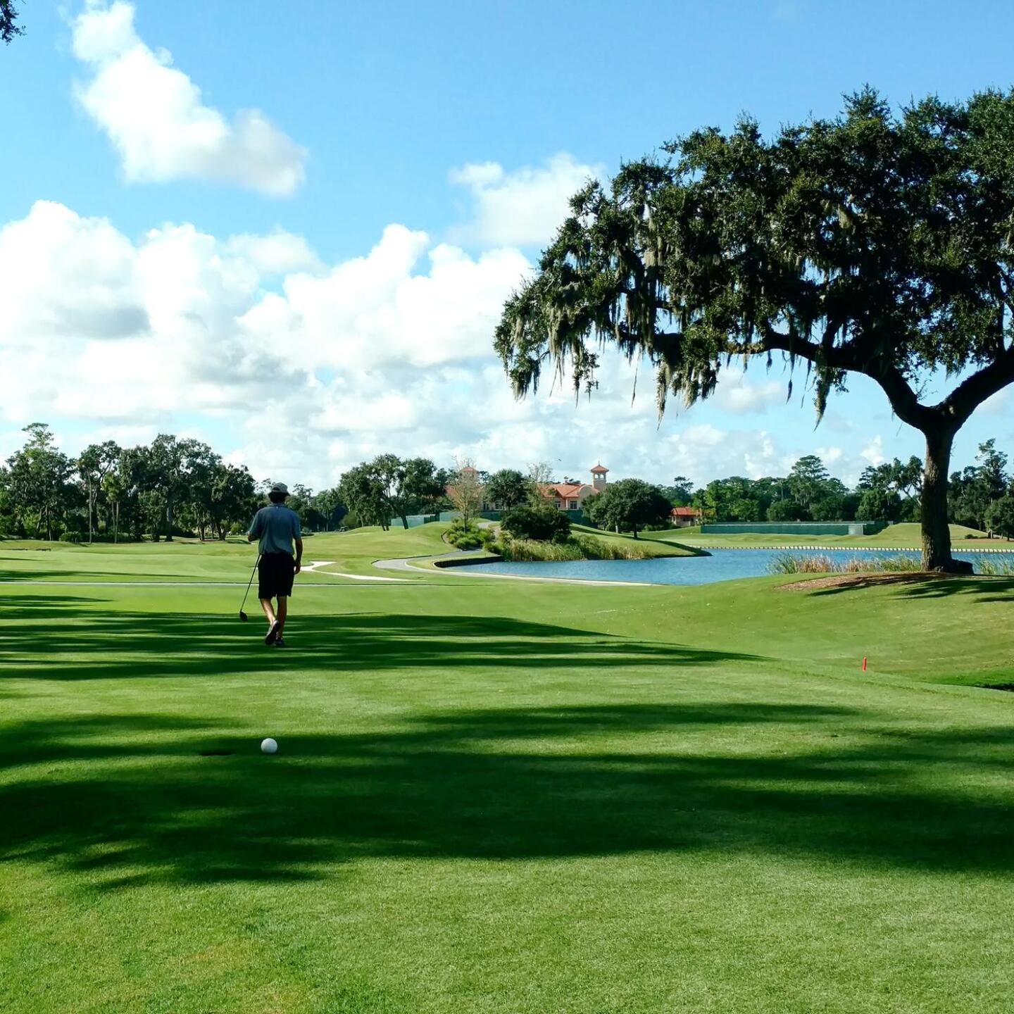The tee shot on the par-5 5th is a slicer's nitemare. (Photo submitted by Back9Ben on 09/02/2018)