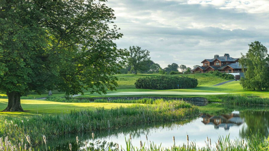 Luttrellstown Castle GCC: Clubhouse & #18