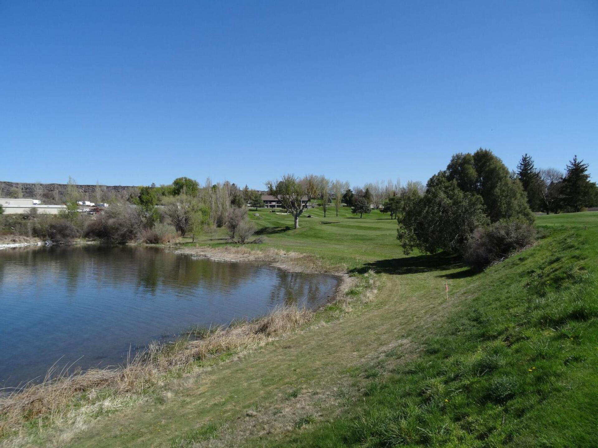 18th tee box. (Photo submitted by bogeyhog2 on 08/05/2015)