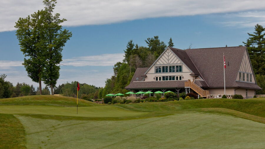 National Pines GC: Clubhouse