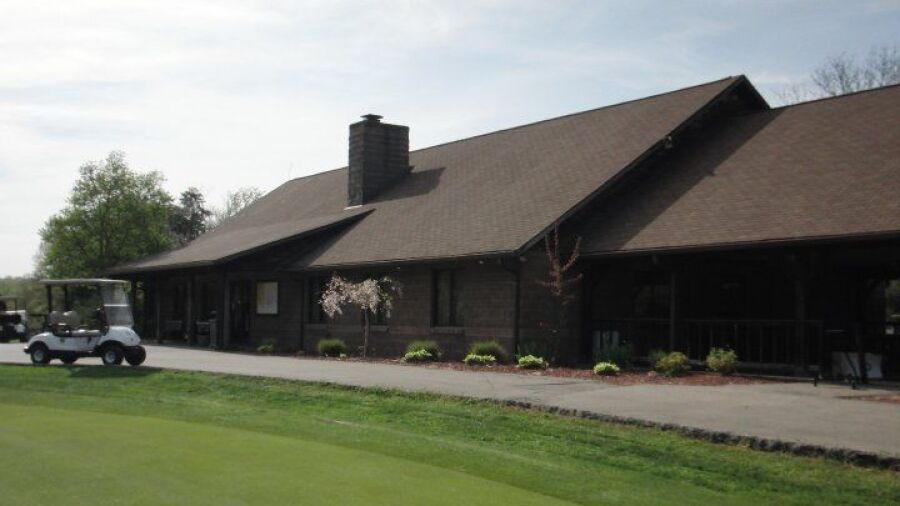 Iroquois GC: Clubhouse