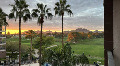 Embassy Suites by Hilton Phoenix Scottdale - sunrise over Stonecreek Golf Club 