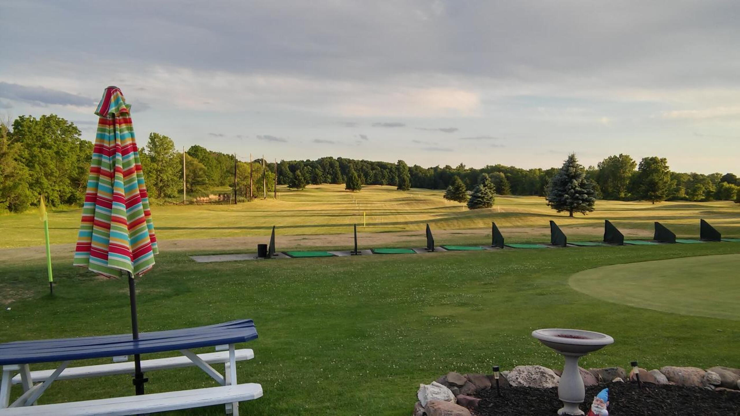 Nice Driving Range (Photo submitted by UVAC1HWvkp1Ur5DhamRp on 10/10/2019)