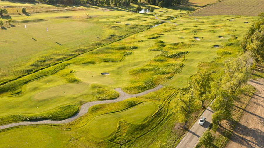 Frosaker GCC - Links: Aerial view