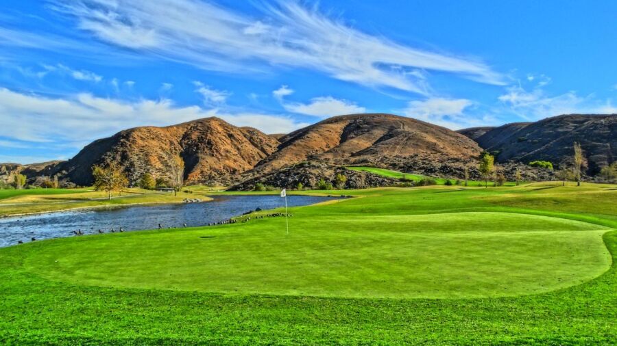 Dos Lagos GC