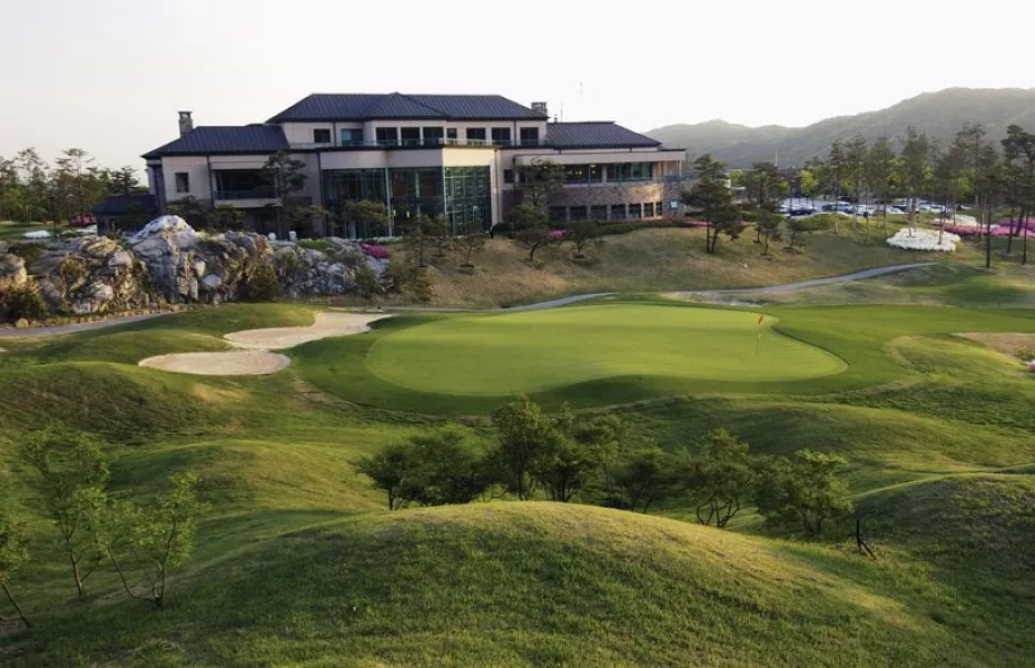 Castle Pine GC - Lake: #9