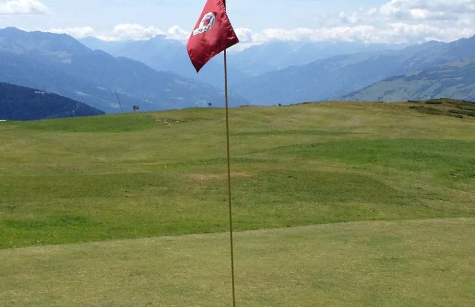 Golf de la Rosiere: #9