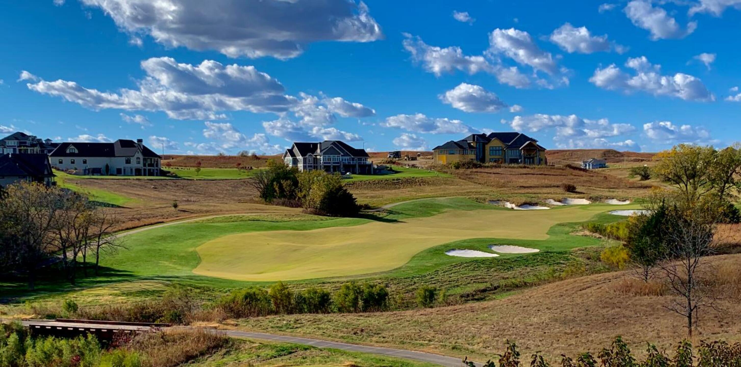 Par 4 #15.  View from tee box. (Photo submitted by HzDAjVsrrMiMsgV6UUm3 on 10/30/2019)