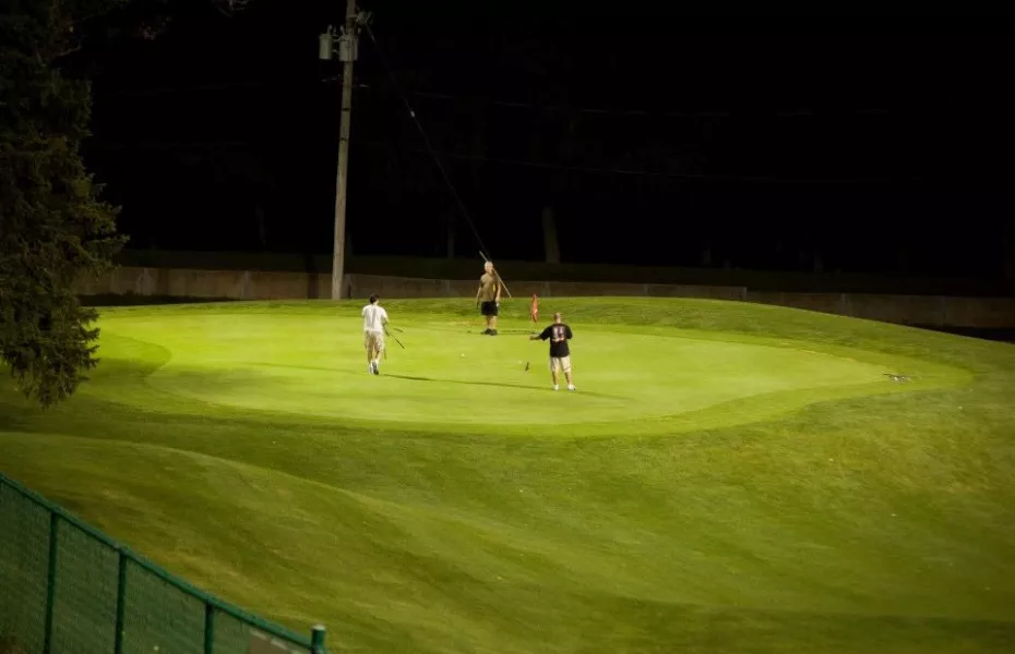 Golf Center Des Plaines Par-3 Course: #1