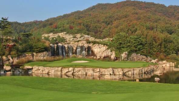 Haesley Nine Bridges golf course - hole 10